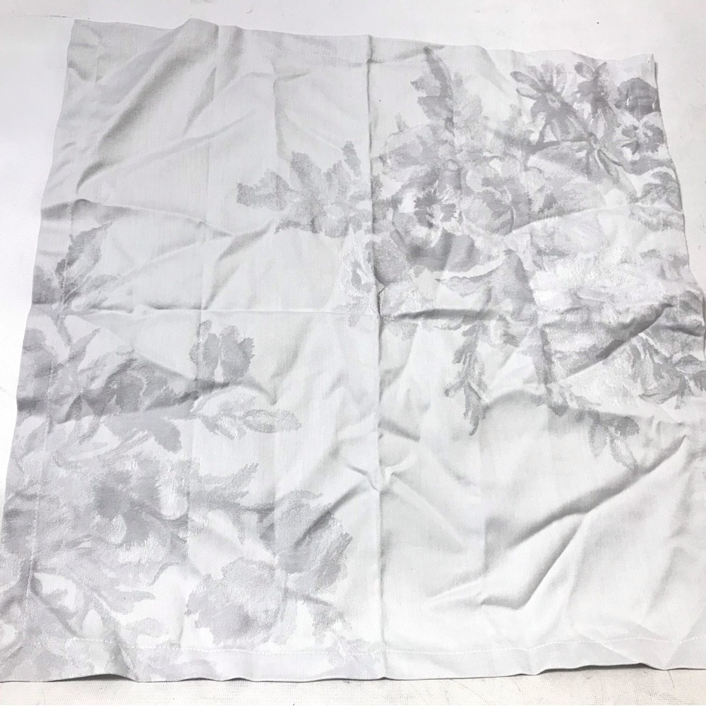 (1) Pottery Barn Monique Lhuillier Rose Bouquet Dinner Napkins Gray Jacquard New